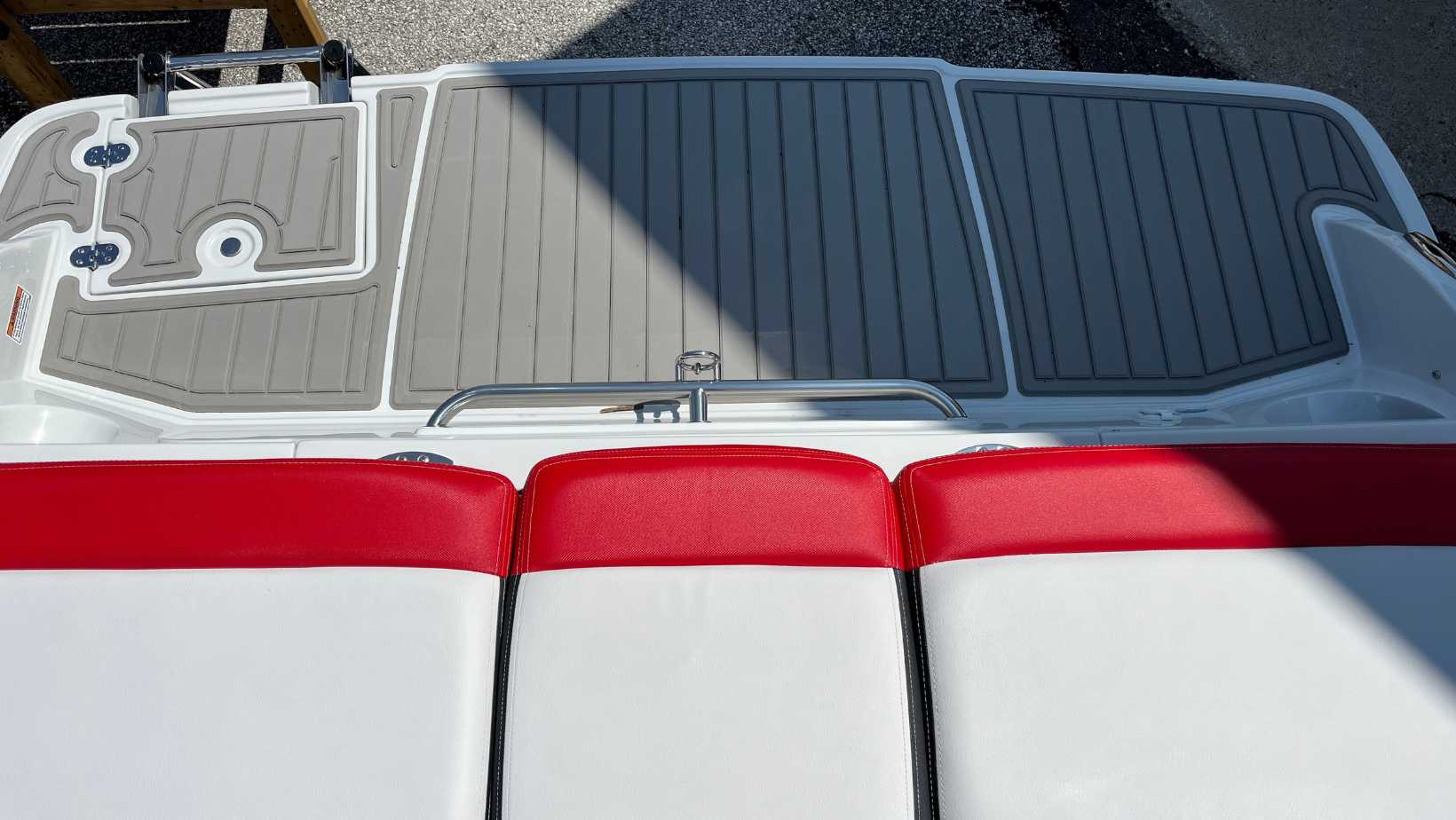 2024 Crownline 240 SS - Photo 8